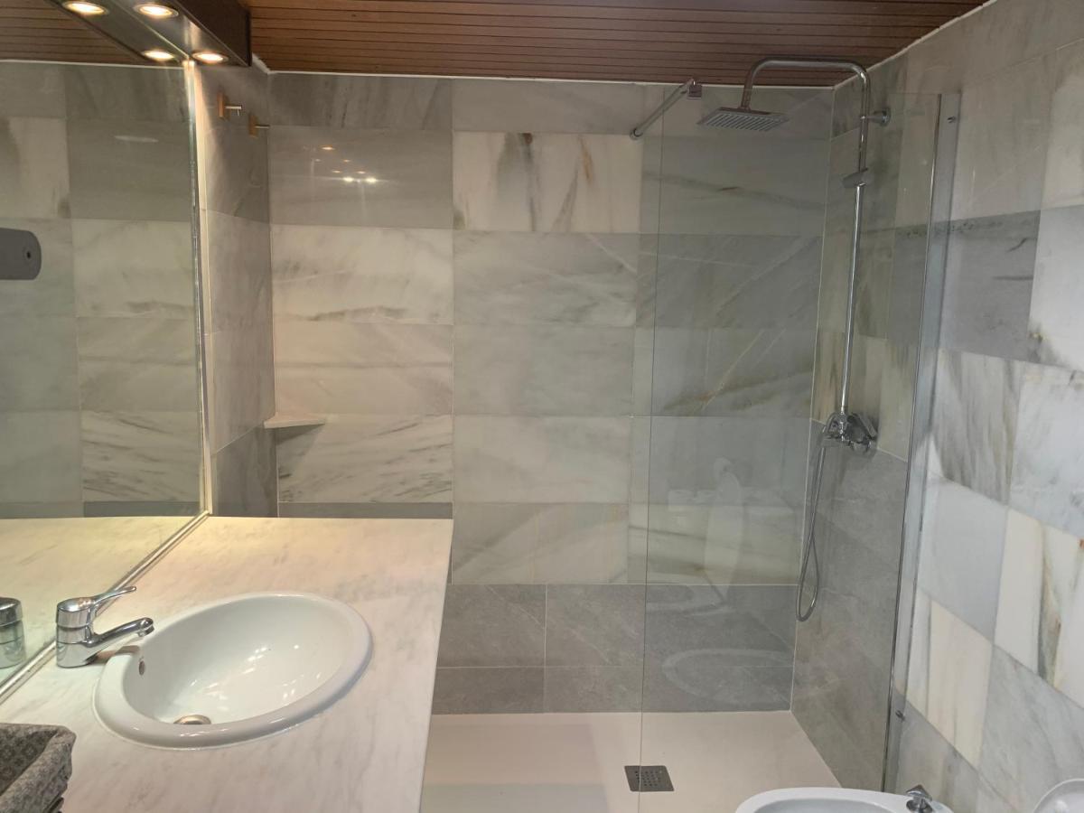 Pisos Con Piscina De Temporada Corta Estancia Madrid Exterior foto