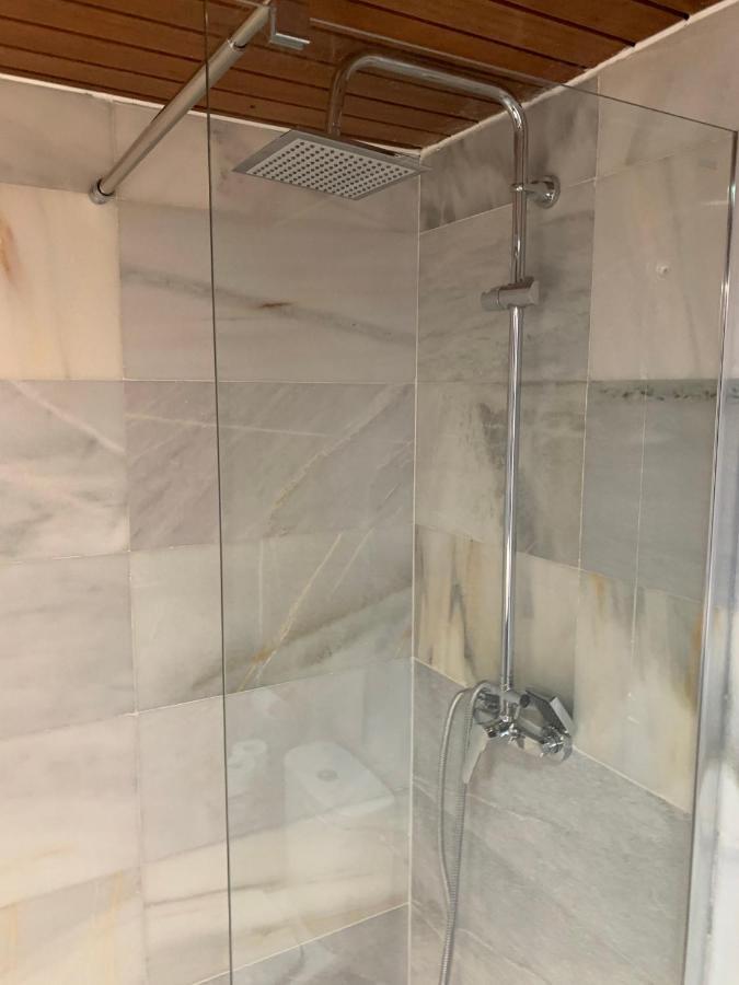 Pisos Con Piscina De Temporada Corta Estancia Madrid Exterior foto